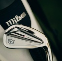 Kij golfowy iron 7 Wilson DYNAPWR FORGED, meski, szaft grafitowy regular