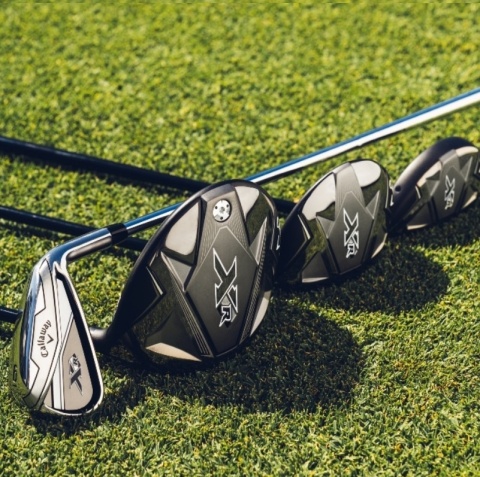 Zestaw kijów do golfa CALLAWAY XR-26 (12 kijów z torbą standbag/na nóżkach czarno-srebrna, szafty grafitowe regular)