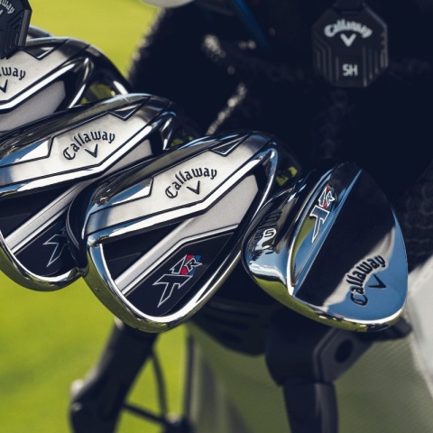 Zestaw kijów do golfa CALLAWAY XR-26 (12 kijów z torbą standbag/na nóżkach szaro-nieb-czerw, szafty stalowe, regular)